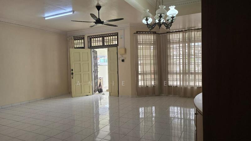 2-storey Terraced House for Sale in Taman Desa Cemerlang (Ulu Tiram) - Annie Tee - Living Room - PropertyGuru.com.my
