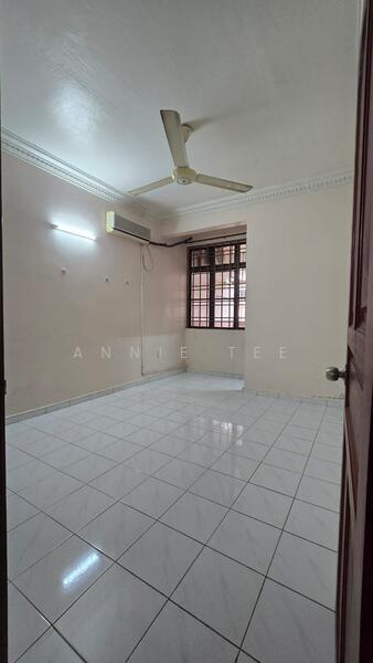 2-storey Terraced House for Sale in Taman Desa Cemerlang (Ulu Tiram) - Annie Tee - Interior - PropertyGuru.com.my