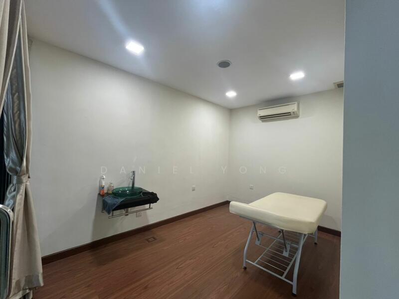 Shop for Rent in Taman Impian Emas (Skudai) - Daniel Yong - Interior - PropertyGuru.com.my