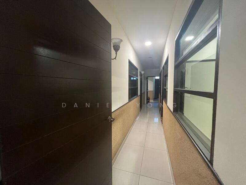 Shop for Rent in Taman Impian Emas (Skudai) - Daniel Yong - Corridor - PropertyGuru.com.my