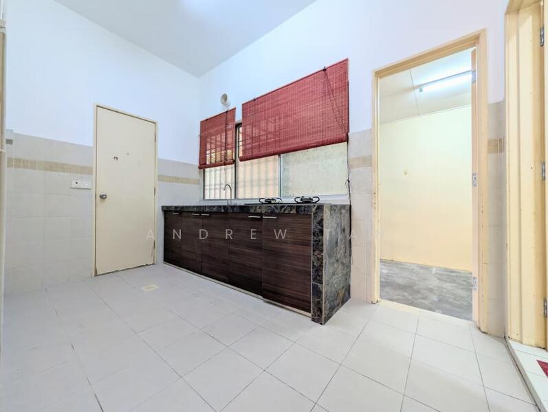Semi-Detached House for Sale in Setia Alam (Selangor) - Andrew Tan - Kitchen - PropertyGuru.com.my