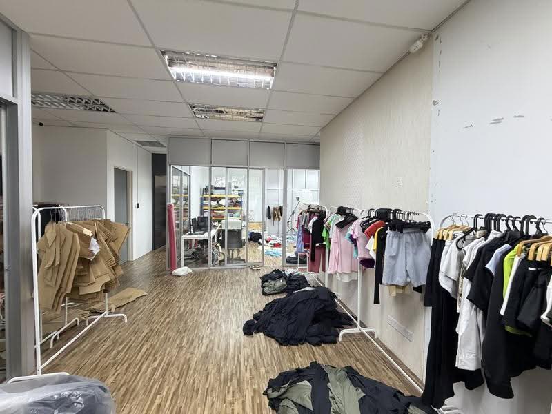 Kilang untuk Dijual di Eco Business Park 1 (Johor Bahru) - Lifen . - Interior - PropertyGuru.com.my