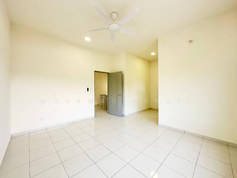 For Sale - Bandar Baru Salak Tinggi