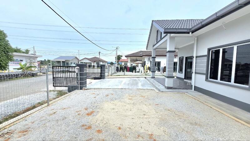 Bungalow for Sale in Mahkota Hills (Lenggeng) - Akmal Zakaria - PropertyGuru.com.my