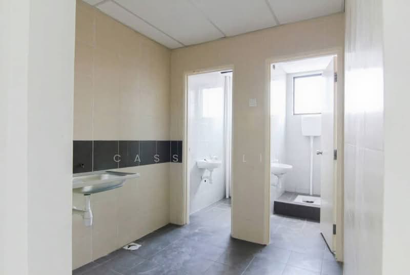 Factory for Sale in Kapar (Selangor) - Cassey Lim - Bathroom - PropertyGuru.com.my