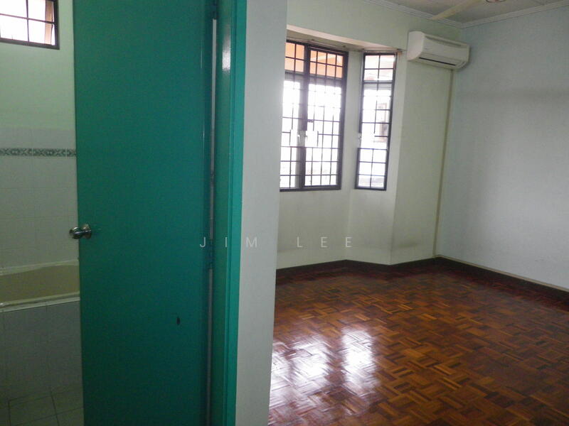 2-storey Terraced House for Sale in Shah Alam (Selangor) - Jim Lee - Master bedroom - PropertyGuru.com.my