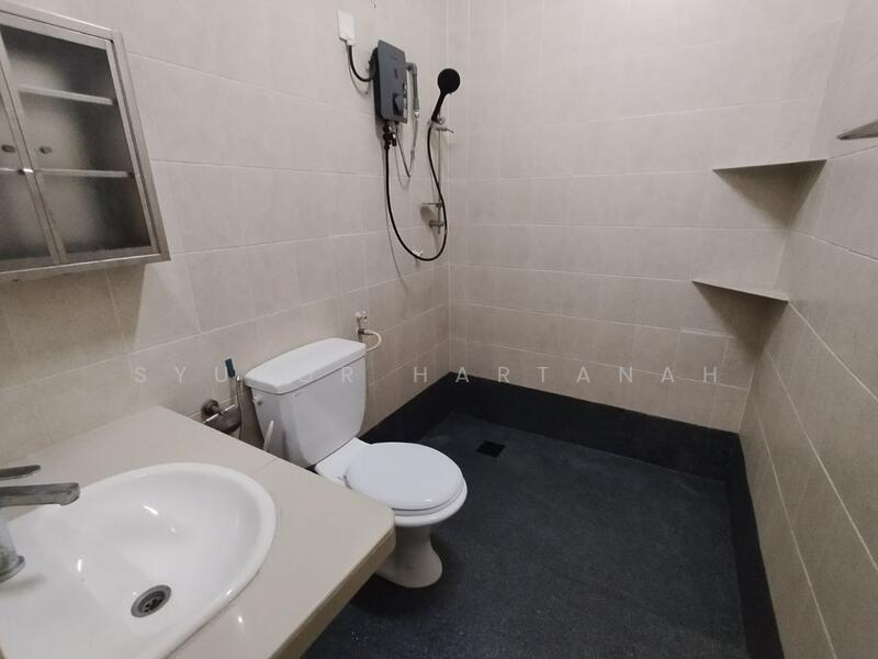 Bandar Nusa Rhu Seksyen U10 Shah Alam untuk Untuk Dijual - RM 590,000, Feb 2026 - Bathroom - PropertyGuru.com.my