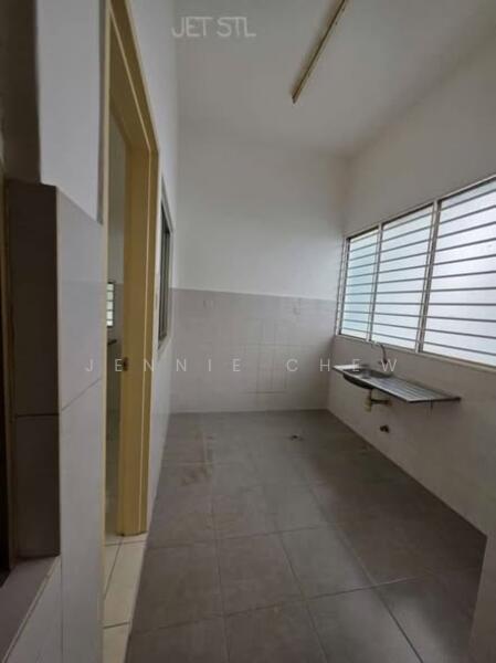2-storey Terraced House for Sale in Shah Alam (Selangor) - Jennie Chew - Kitchen - PropertyGuru.com.my