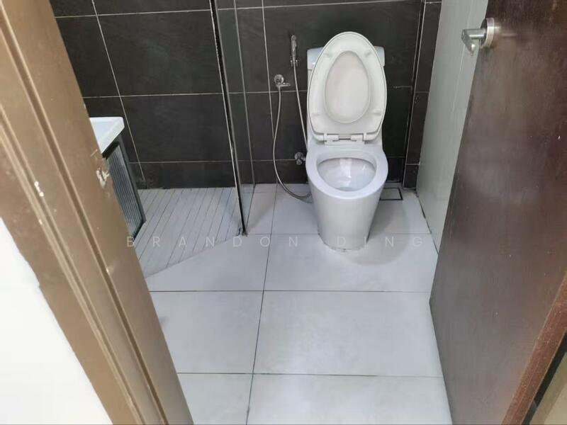 Condominium for Rent at Amberside @ Country Garden Danga Bay - Brandon Ding - Bathroom - PropertyGuru.com.my