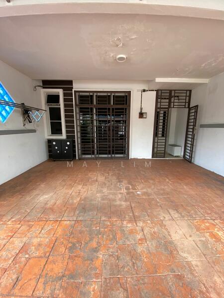 2-storey Terraced House for Sale in Johor Bahru (Johor) - May Lim - Entrance - PropertyGuru.com.my