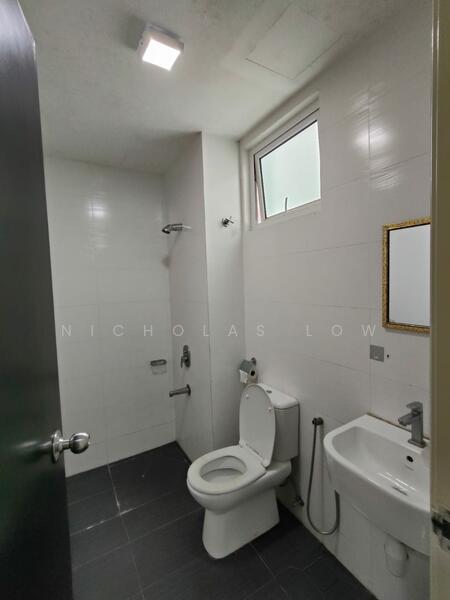 Twin Galaxy (Dwi Galaksi) untuk Untuk Disewa - RM 2,600 /bulan, Mac 2026 - Bathroom - PropertyGuru.com.my