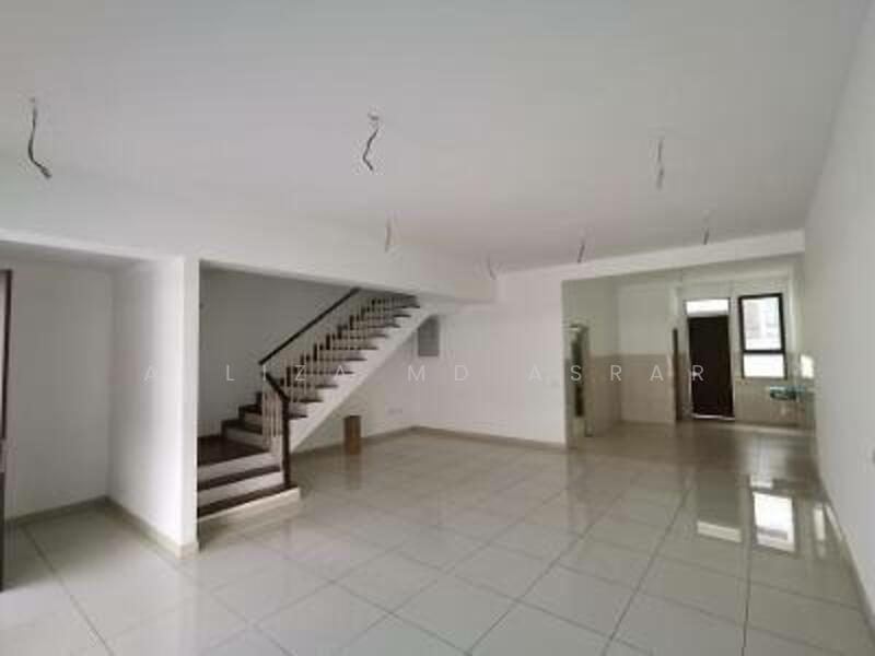 2-storey Terraced House for Sale in Denai Alam (Shah Alam) - Asliza Md Asrar - Living Area - PropertyGuru.com.my