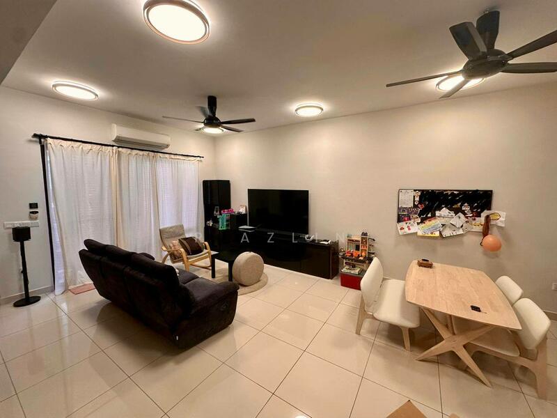 2-storey Terraced House for Sale in Shah Alam (Selangor) - R Azlin - Living Room - PropertyGuru.com.my