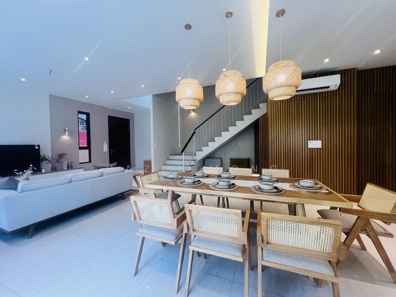 Semi-Detached House for Sale in Taman Bukit Serdang (Seri Kembangan) - Hazel Mong - Living Room - PropertyGuru.com.my