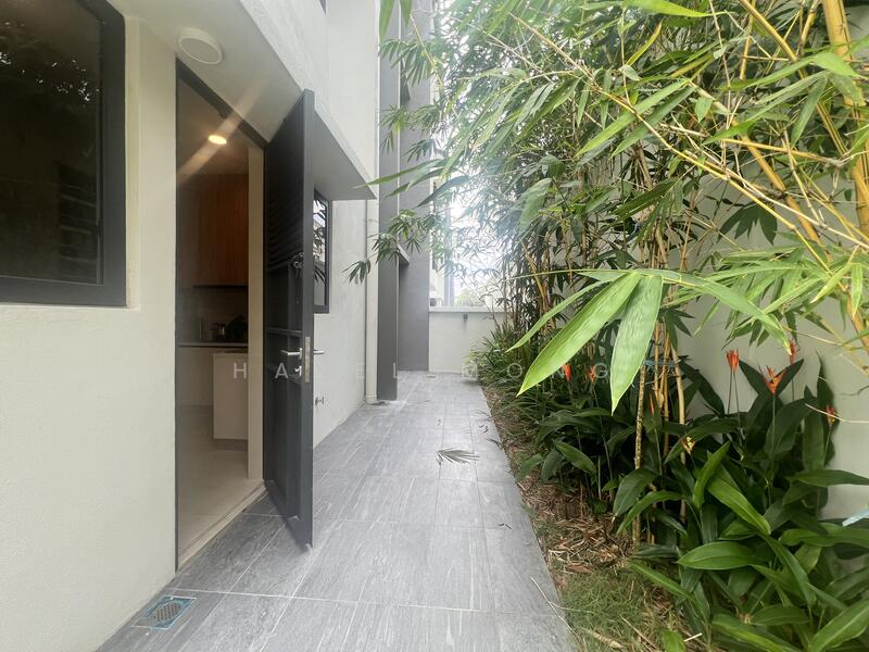 Semi-Detached House for Sale in Taman Bukit Serdang (Seri Kembangan) - Hazel Mong - Exterior - PropertyGuru.com.my