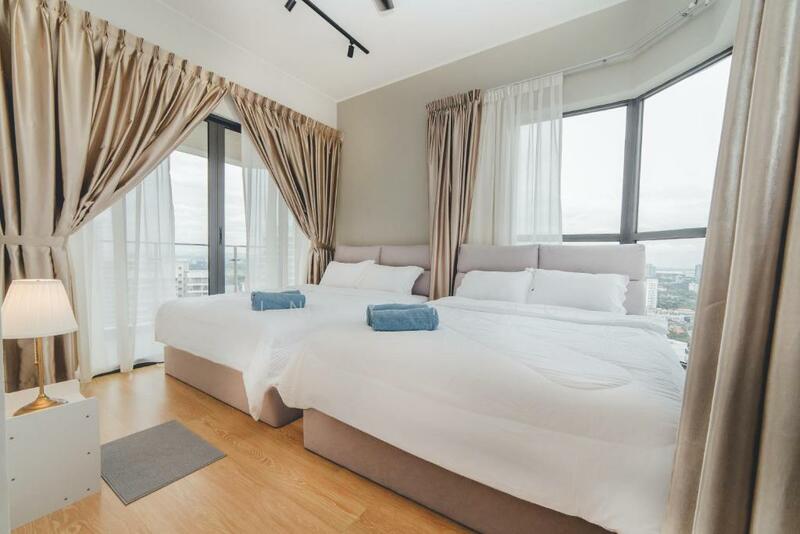 Condominium for Rent at Bay Laurel @ Country Garden Danga Bay - Mindy Heng - Bedroom - PropertyGuru.com.my