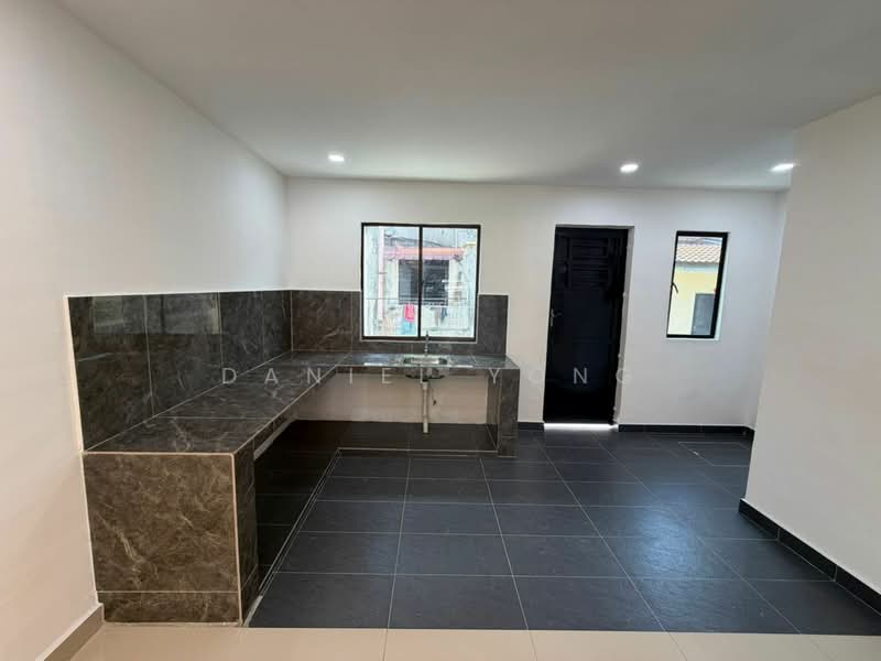 2-storey Terraced House for Sale in Johor Bahru (Johor) - Daniel Yong - Kitchen - PropertyGuru.com.my