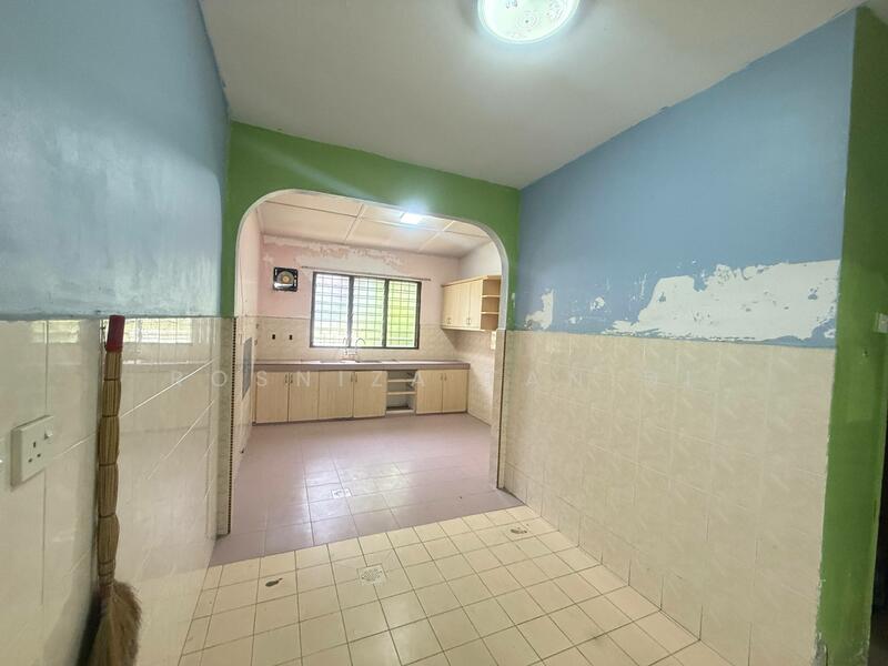 2-storey Terraced House for Sale in Kajang (Selangor) - Rosniza Tanidi - Kitchen - PropertyGuru.com.my