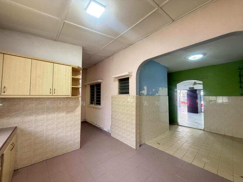 2-storey Terraced House for Sale in Kajang (Selangor) - Rosniza Tanidi - Kitchen - PropertyGuru.com.my