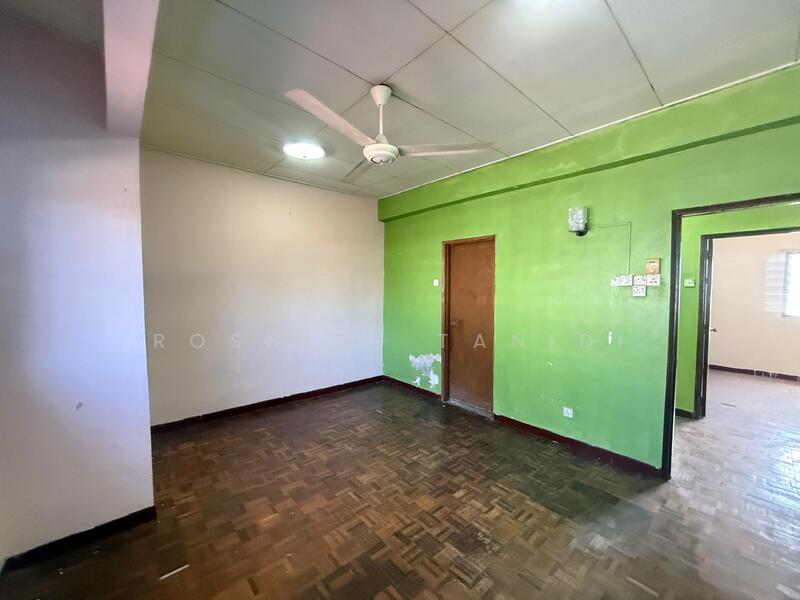 2-storey Terraced House for Sale in Kajang (Selangor) - Rosniza Tanidi - Living Room - PropertyGuru.com.my