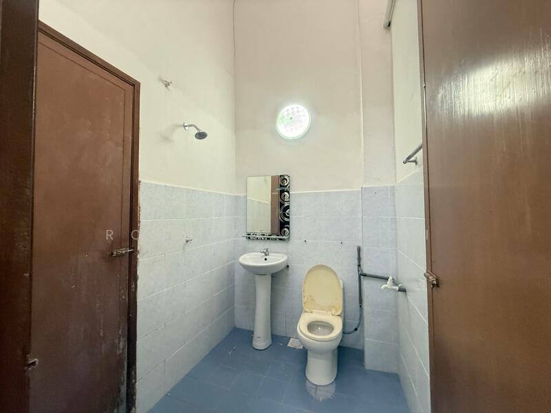 2-storey Terraced House for Sale in Kajang (Selangor) - Rosniza Tanidi - Bathroom - PropertyGuru.com.my