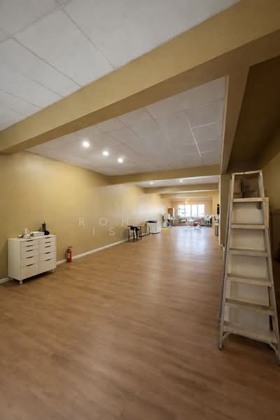 Shop for Rent in Puncak Alam (Selangor) - Rohana Ishak - Interior - PropertyGuru.com.my