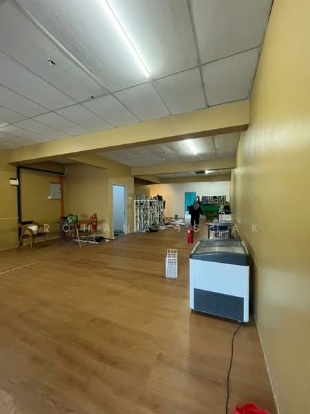 Shop for Rent in Puncak Alam (Selangor) - Rohana Ishak - Interior - PropertyGuru.com.my