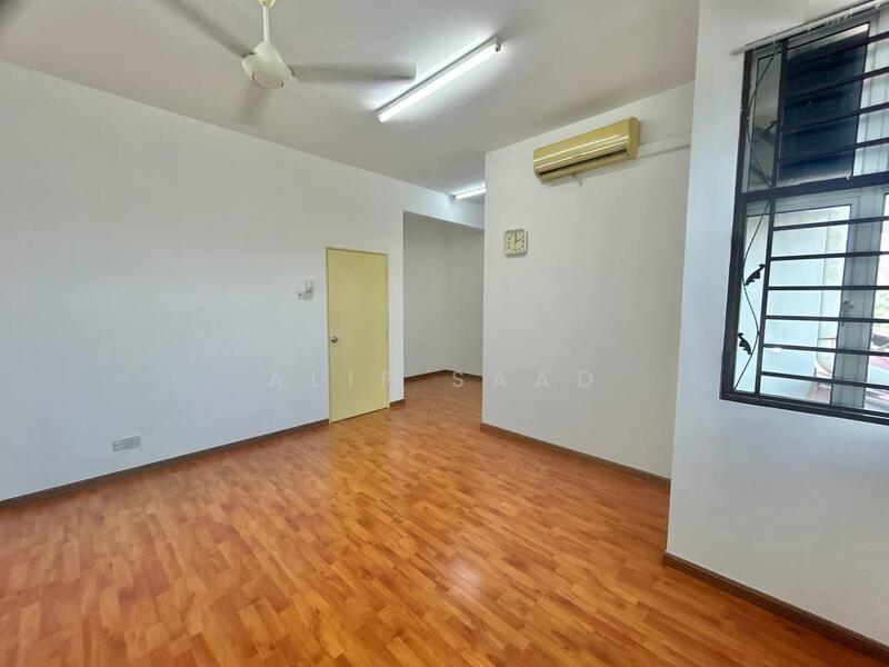 2-storey Terraced House for Sale in Taman Sutera (Kajang) - Alif Saad - Living Room - PropertyGuru.com.my