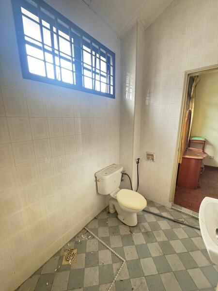 2-storey Terraced House for Rent in Johor Bahru (Johor) - Nicole Tan - Bathroom - PropertyGuru.com.my