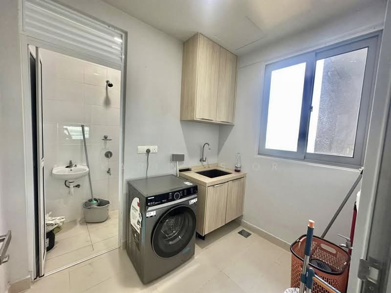Service Residence for Sale at Southern Marina Residences - Karine Sior - Bathroom - PropertyGuru.com.my