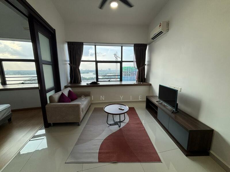 Amberside @ Country Garden Danga Bay untuk Untuk Disewa - RM 2,000 /bulan, Apr 2026 - Living Room - PropertyGuru.com.my