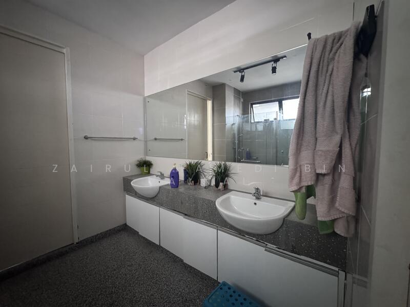 Semi-Detached House for Sale in Denai Alam (Shah Alam) - Zairul Hamedi Bin Zainal - Bathroom - PropertyGuru.com.my