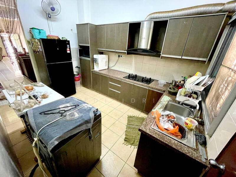 2-storey Terraced House for Sale in Bandar Nusaputra (Puchong) - Zaidi Idris - Kitchen - PropertyGuru.com.my