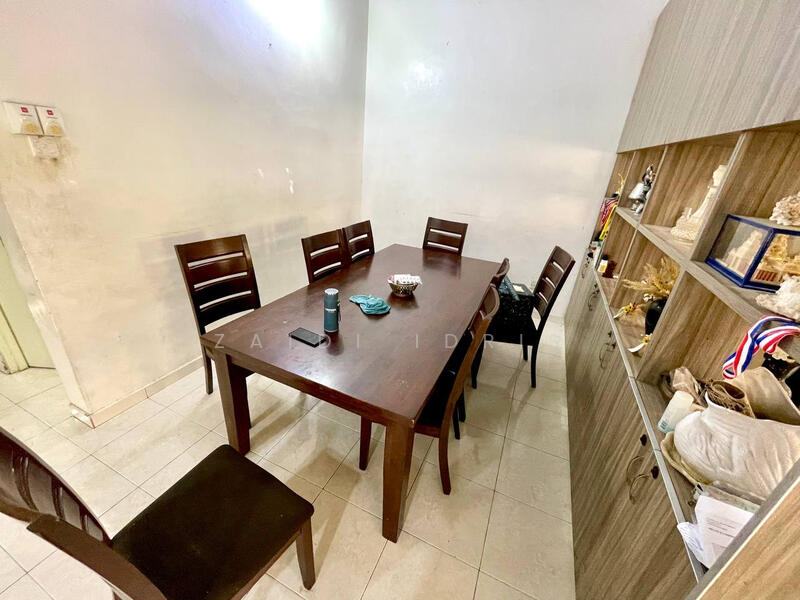 2-storey Terraced House for Sale in Bandar Nusaputra (Puchong) - Zaidi Idris - Dining Room - PropertyGuru.com.my