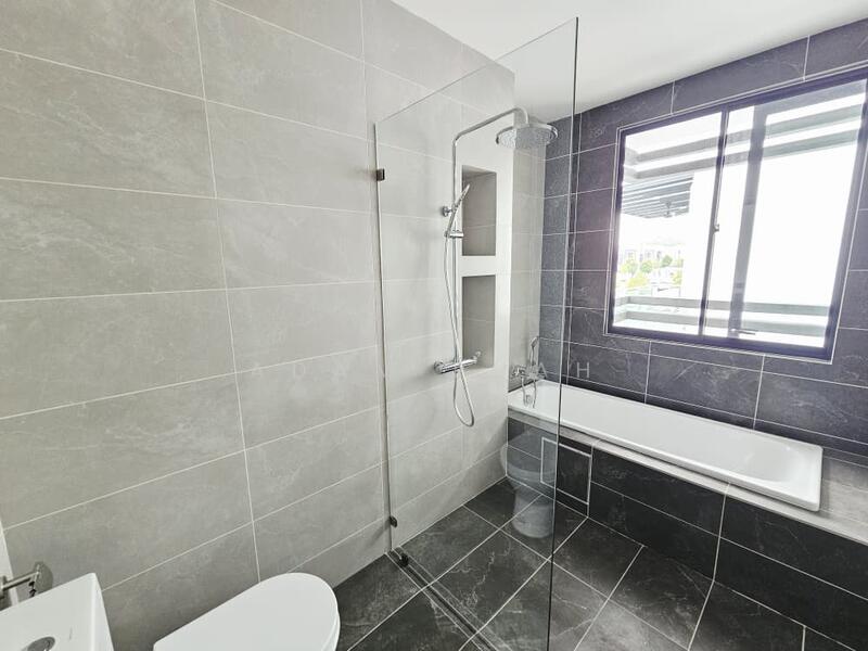 [Corner Lot] Jade Hill 2-sty Terrace untuk Untuk Dijual - RM 1,850,000, Mac 2026 - Bathroom - PropertyGuru.com.my