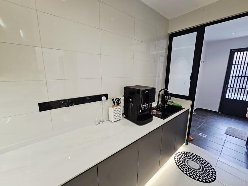 [Fully Renovated] Jade Hill 2-sty Terrace untuk Untuk Dijual - RM 1,700,000, Mac 2026 - Kitchen - PropertyGuru.com.my