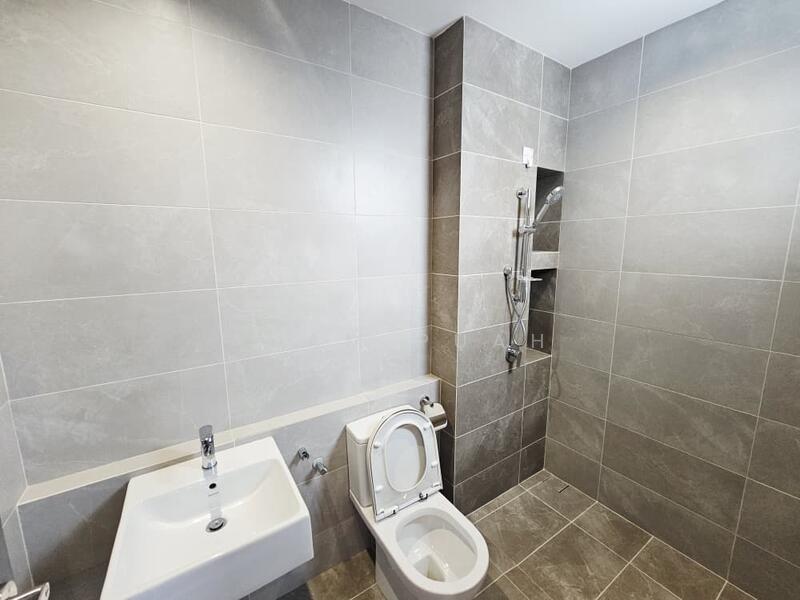 [Fully Renovated] Jade Hill 2-sty Terrace untuk Untuk Dijual - RM 1,700,000, Mac 2026 - Bathroom - PropertyGuru.com.my