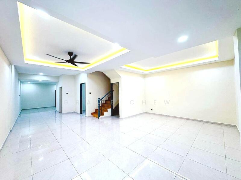 2-storey Terraced House for Sale in Taman Puteri Wangsa (Ulu Tiram) - Grace Chew - Living Room - PropertyGuru.com.my