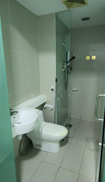 The Scott Garden SOHO untuk Untuk Disewa - RM 1,500 /bulan, Feb 2026 - Bathroom - PropertyGuru.com.my