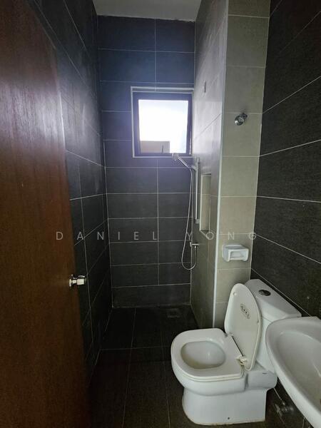 2-storey Terraced House for Sale in Taman Seri Austin (Tebrau) - Daniel Yong - Bathroom - PropertyGuru.com.my