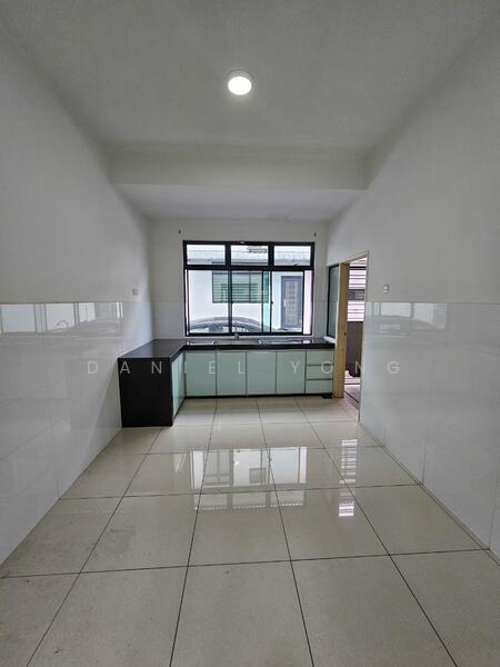2-storey Terraced House for Sale in Taman Seri Austin (Tebrau) - Daniel Yong - Kitchen - PropertyGuru.com.my