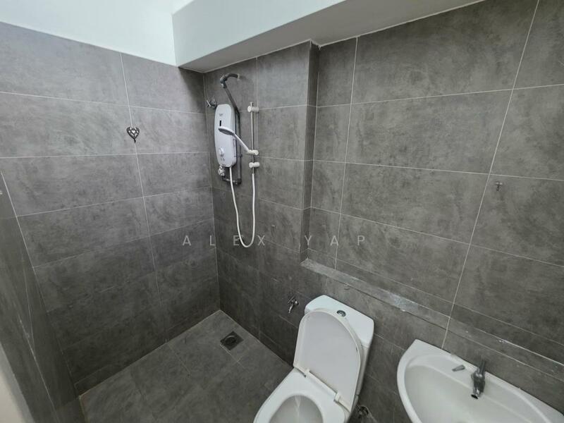 Rumah Teres 2 Tingkat untuk Dijual di Cybersouth (Dengkil) - Alex Yap - Bathroom - PropertyGuru.com.my