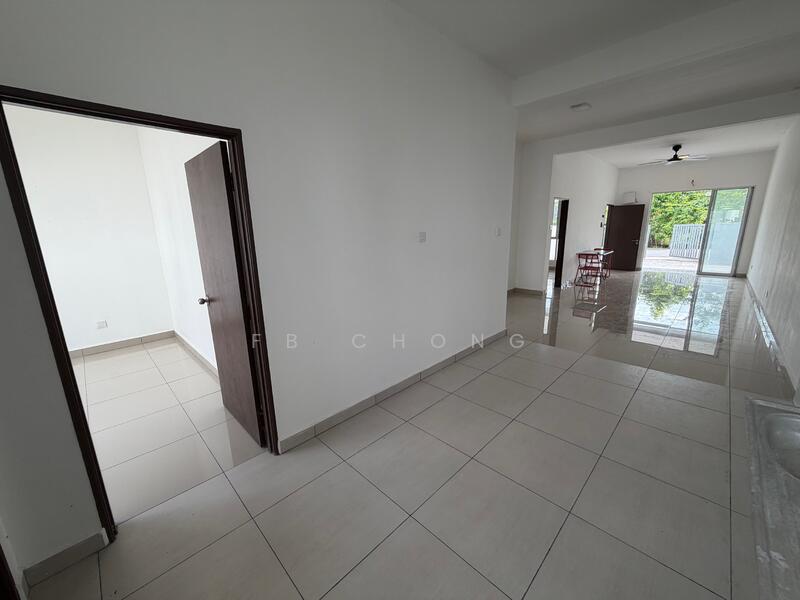 Kampung Sungai Kembong Hilir untuk Untuk Dijual - RM 399,000, Mac 2026 - Living Room - PropertyGuru.com.my