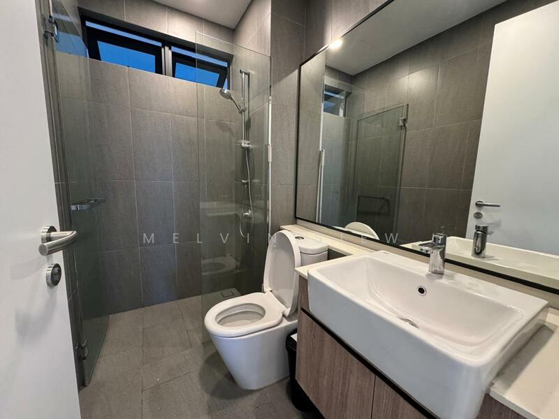 Service Residence for Sale at 10 Stonor - Melvin Siew - Bathroom - PropertyGuru.com.my