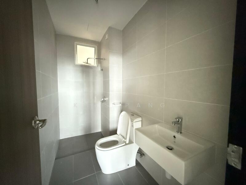 Service Residence for Sale at TRELLIS RESIDENCES - Kris Pang - Bathroom - PropertyGuru.com.my