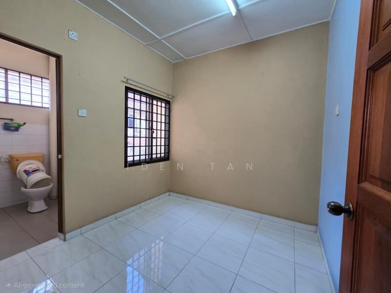 2-storey Terraced House for Sale in Taman Universiti (Skudai) - Iden Tan - Bathroom - PropertyGuru.com.my