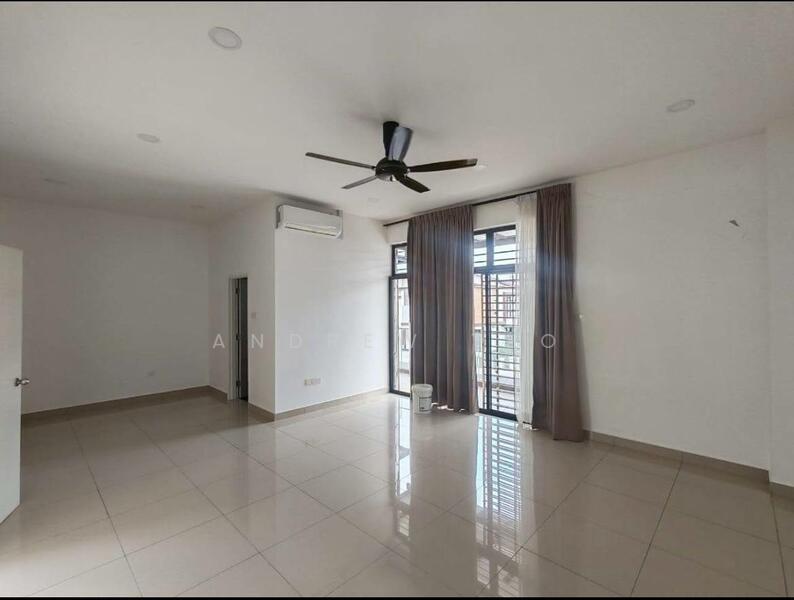 2-storey Terraced House for Sale in Ulu Tiram (Johor) - Andrew Teo - Living Room - PropertyGuru.com.my