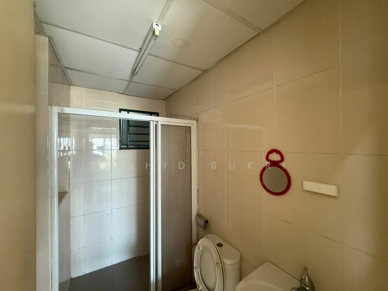 Service Residence for Sale at OUG Parklane - Rashid Sukri - Bathroom - PropertyGuru.com.my