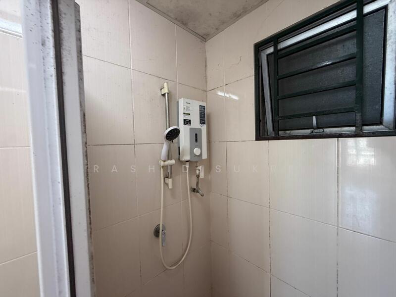 Service Residence for Sale at OUG Parklane - Rashid Sukri - Bathroom - PropertyGuru.com.my
