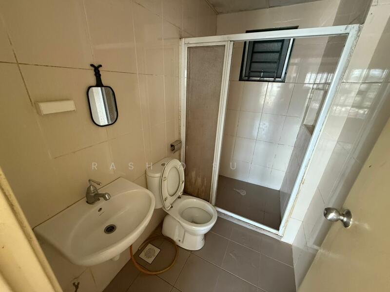 Service Residence for Sale at OUG Parklane - Rashid Sukri - Bathroom - PropertyGuru.com.my